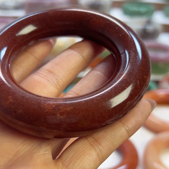 小***糊未镶嵌手镯石英岩玉