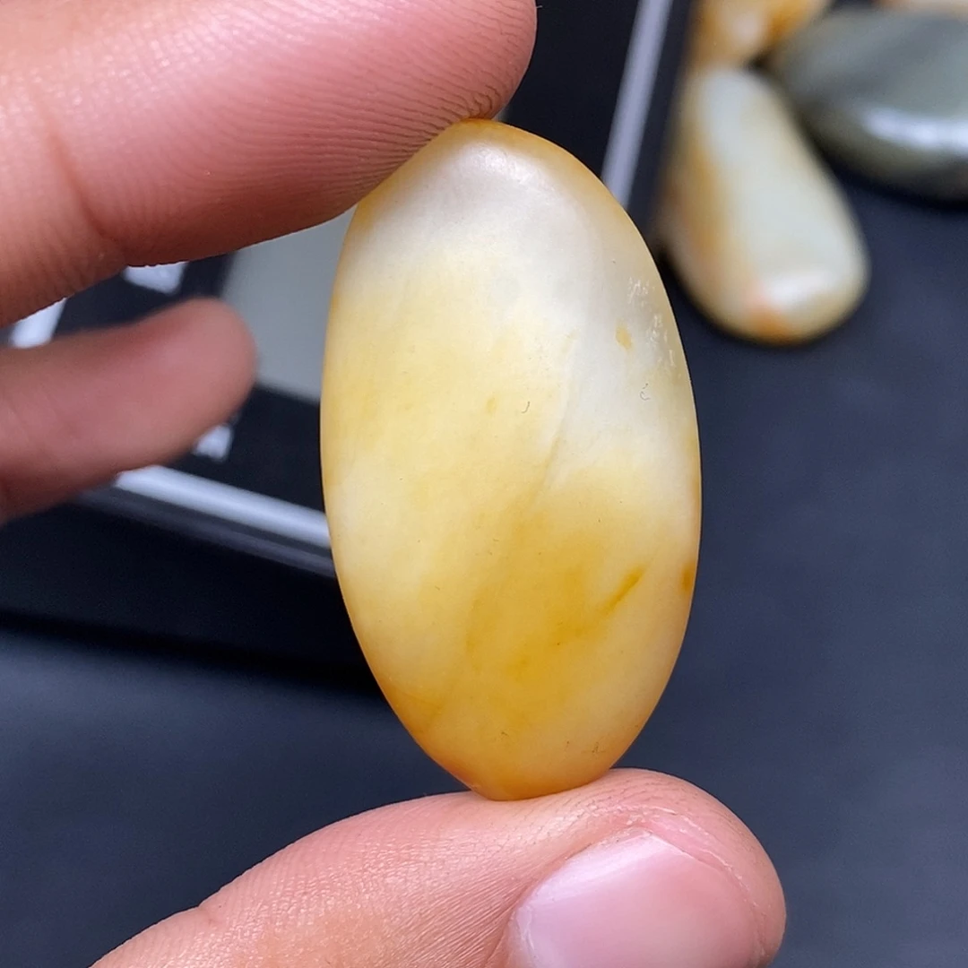 和田玉（糖玉）未镶嵌挂件