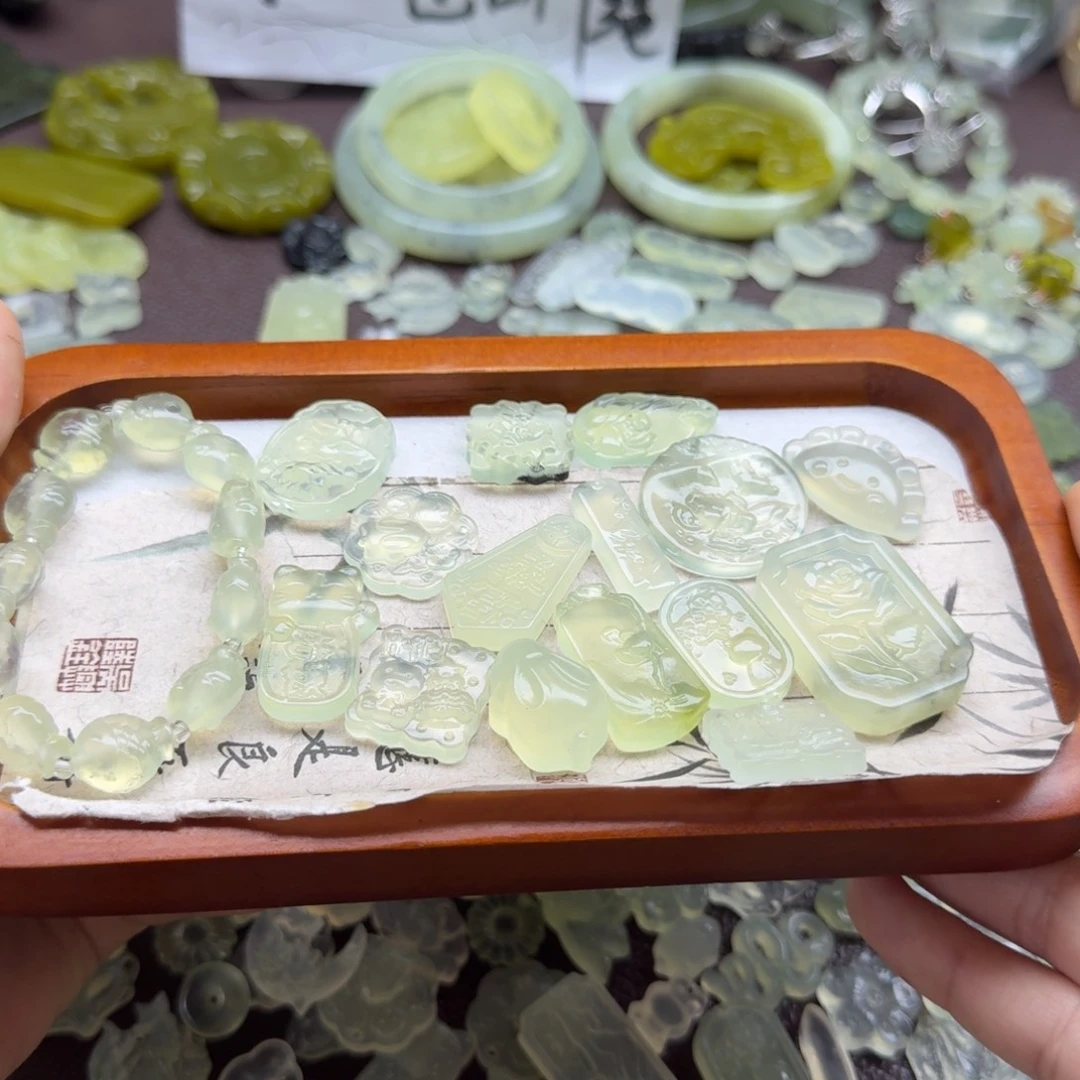 ****粒蛇纹石玉合金颈饰