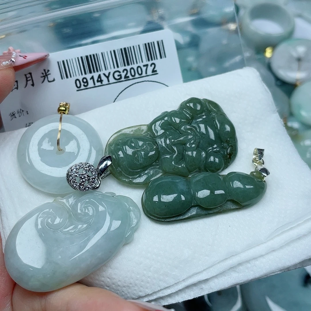 吊坠(不含链)未镶嵌翡翠
