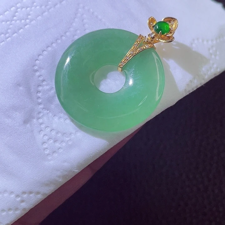 颈饰18K金镶嵌翡翠翡翠