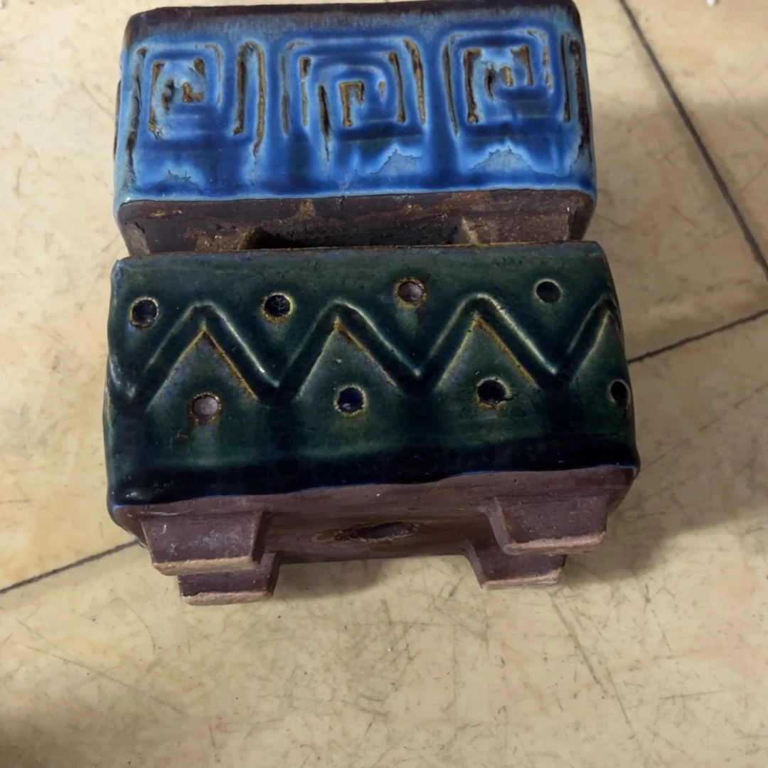 穆****g青铜多肉花盆百搭