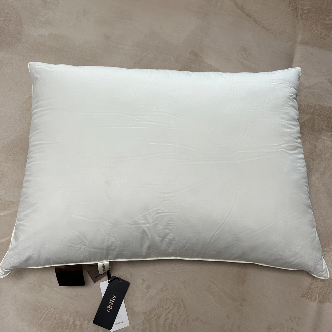 安哥【GP珍品羽丝绒大方靠枕一只装】
