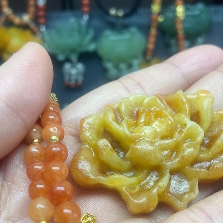 未镶嵌蛇纹石玉颈饰