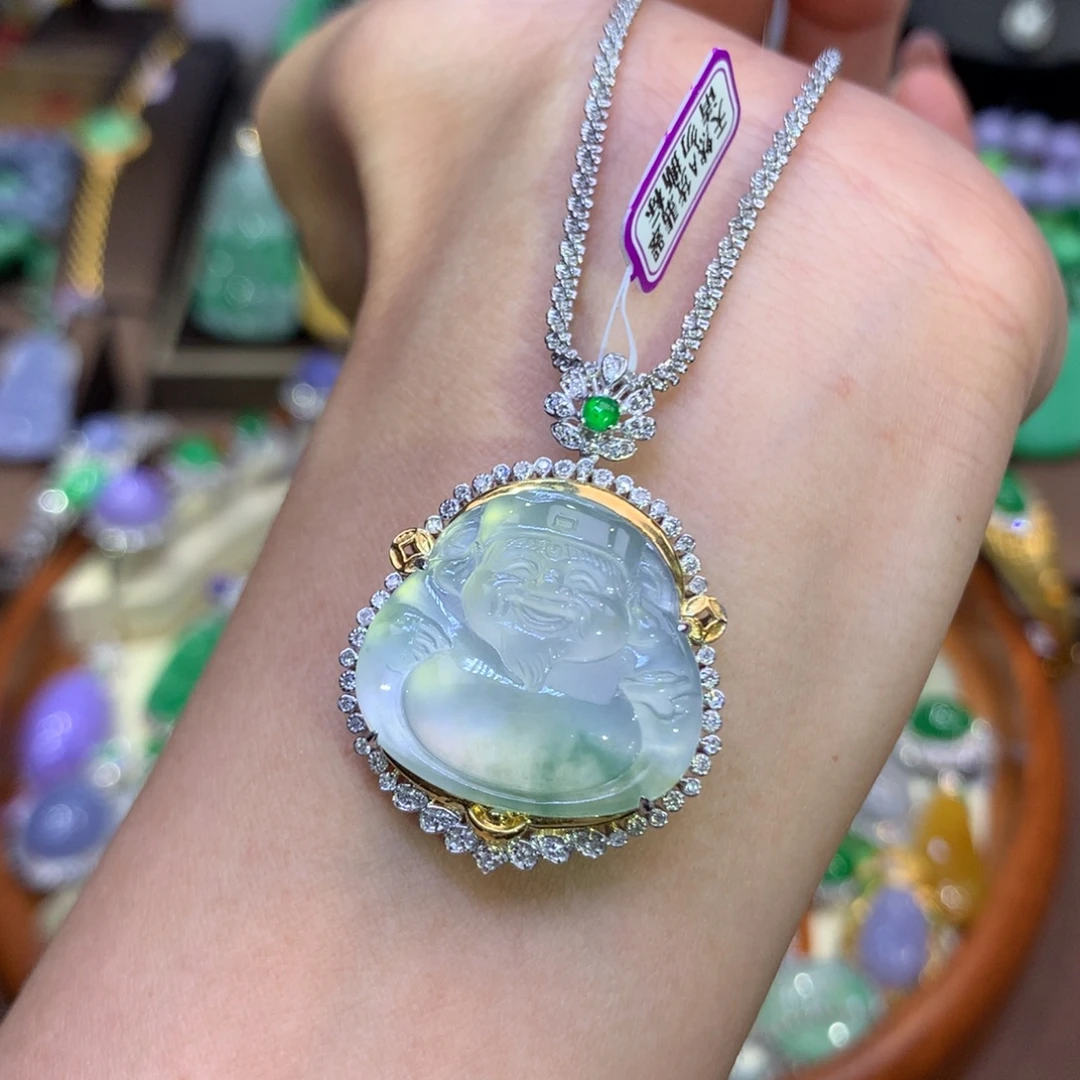 翡翠18K金镶嵌颈饰