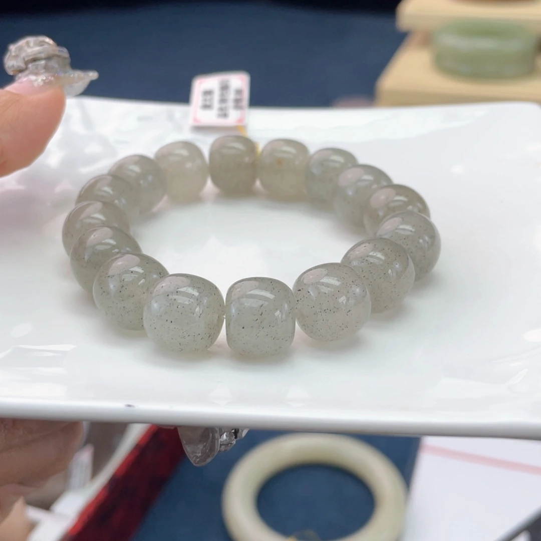 未镶嵌手镯石英岩玉