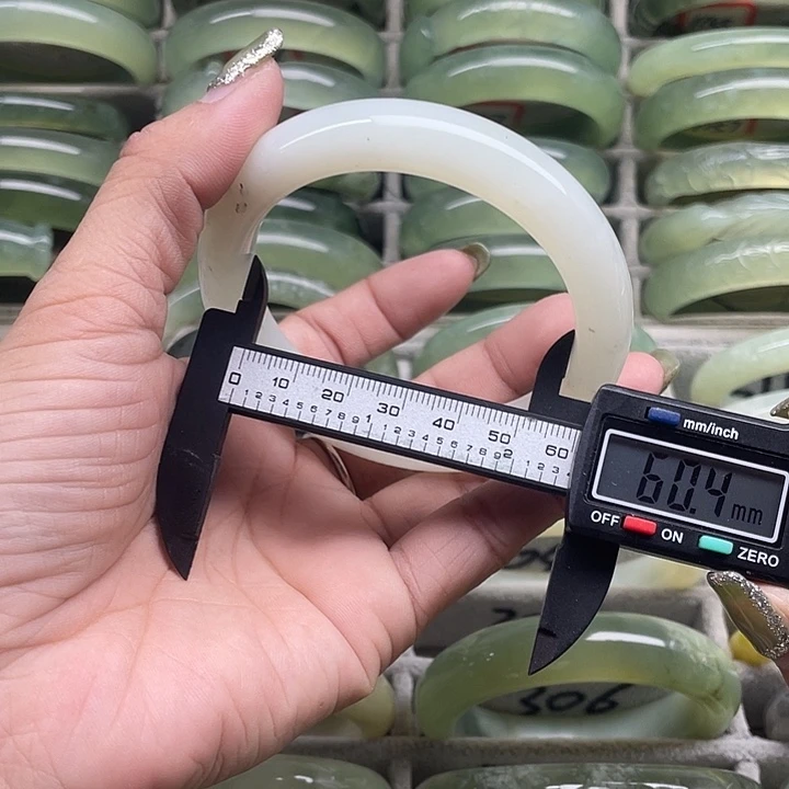 蛇纹石玉未镶嵌手镯305