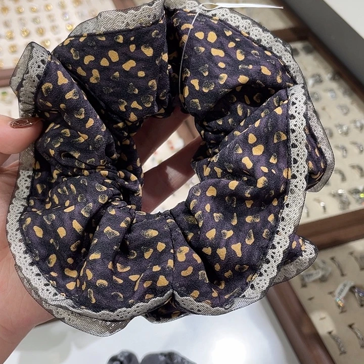 铁合金皮质黄色波点