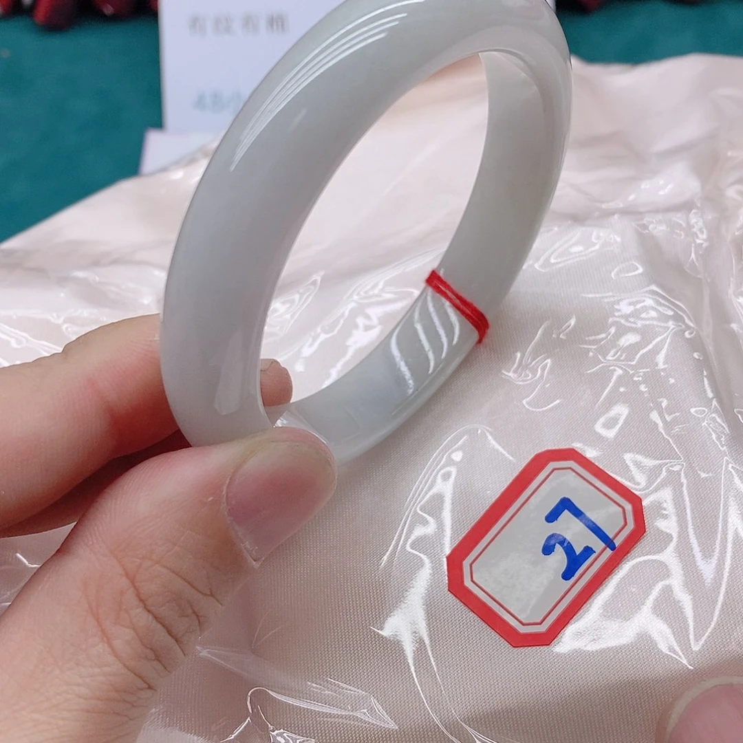 翡翠手镯未镶嵌沐*子277777777