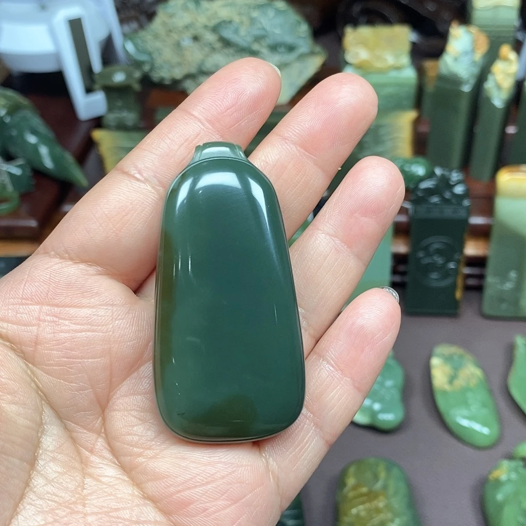 岫岩老玉（透闪石质玉）未镶嵌颈饰