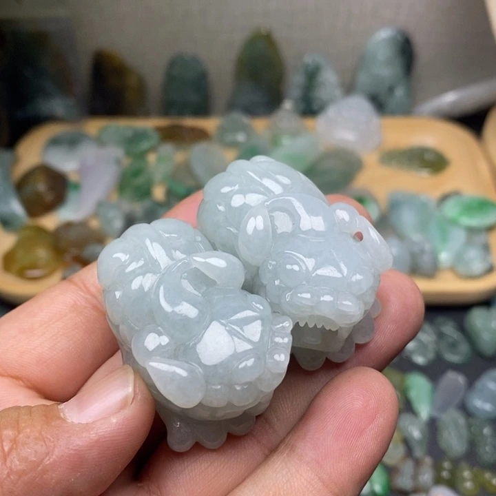 颈饰未镶嵌翡翠貔貅