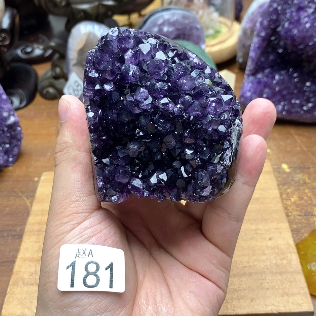 未镶嵌水晶大型摆件（非配饰）