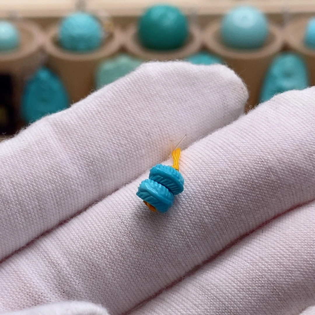 A***涂绿松石未镶嵌珠宝奇石