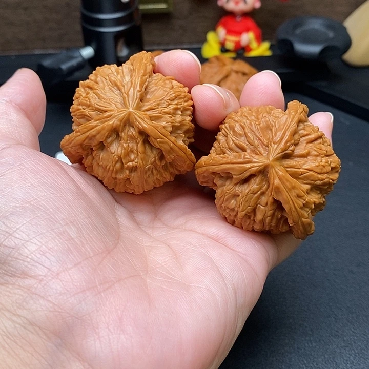 。***?文玩核桃把件白奔