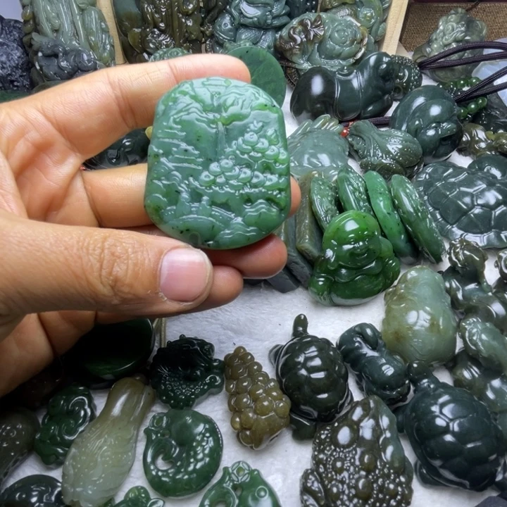 和田玉未镶嵌颈饰