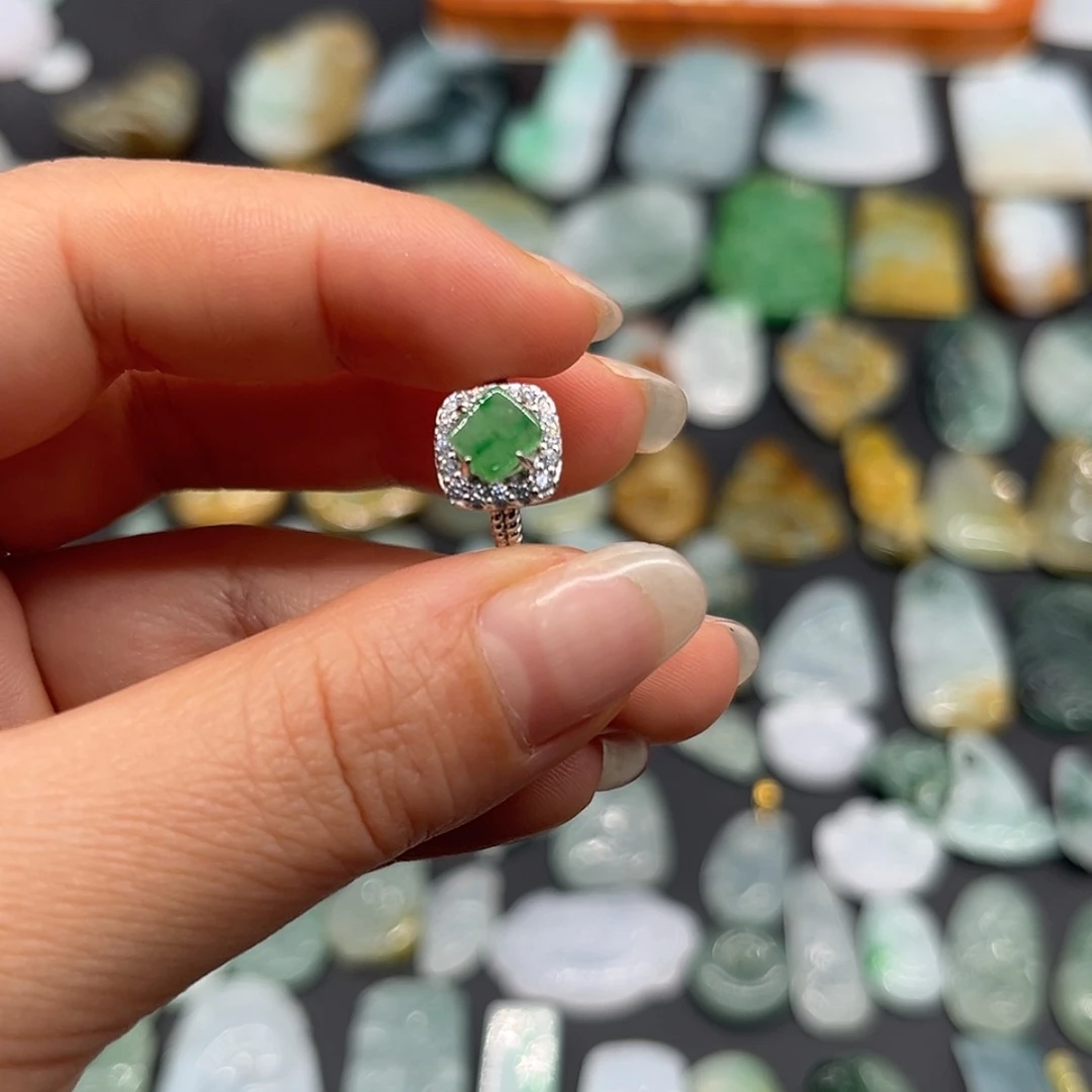 【闪购商品】翡翠未镶嵌颈饰芈*戒指