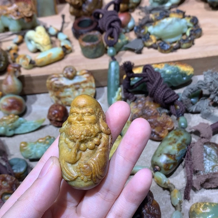 未镶嵌岫岩河磨玉（透闪石质玉）挂件卍****卐