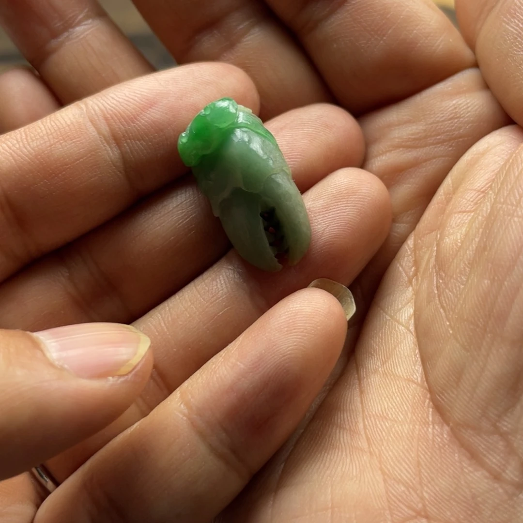 定制翡翠未镶嵌龍*辰黄加绿蟹钳