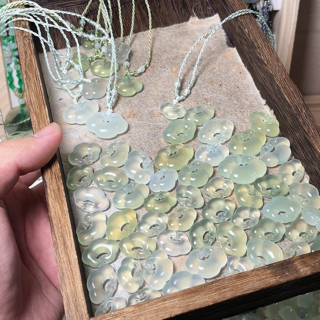 蛇纹石玉合金颈饰