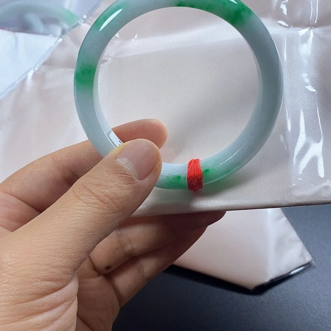 回***你以实物为准，拍哪个发哪个