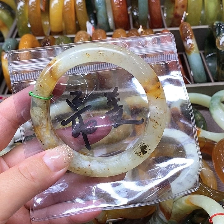 未镶嵌蛇纹石玉手镯最***情