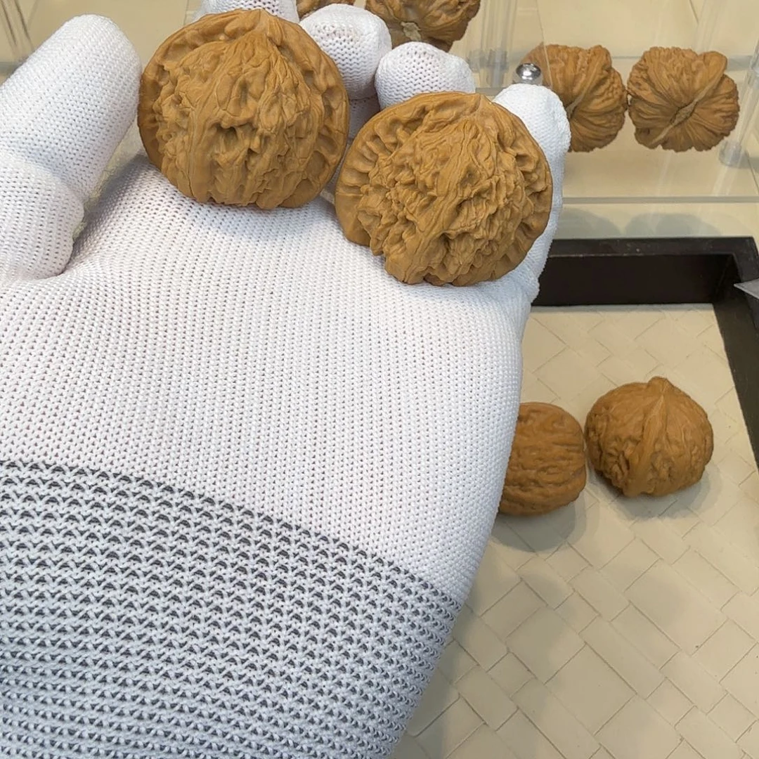 文玩核桃把件全品三角白