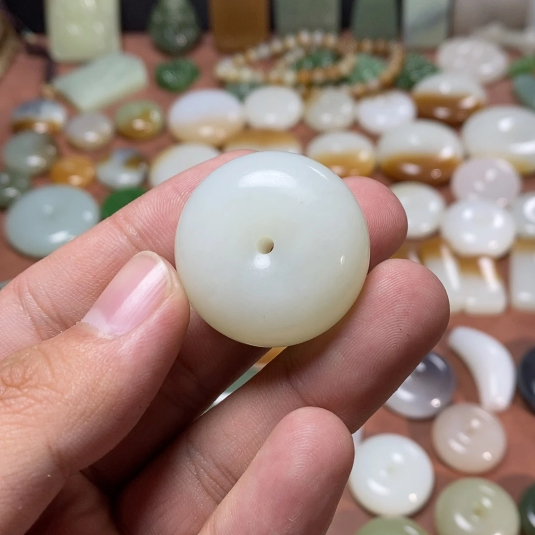 和田玉吊坠(不含链)未镶嵌是**呀