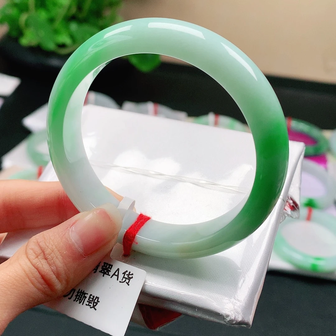 翡翠手镯未镶嵌天然翡翠手镯55