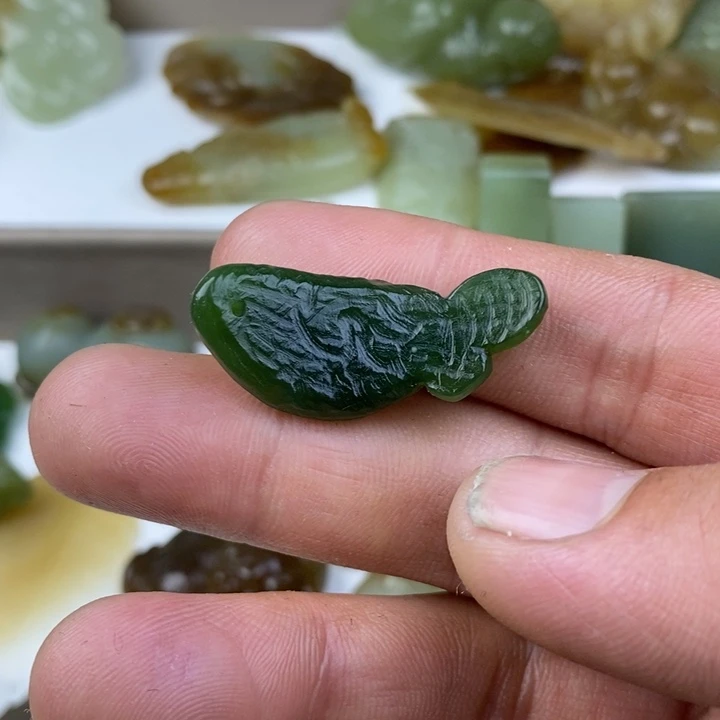 和田玉（糖玉）未镶嵌颈饰