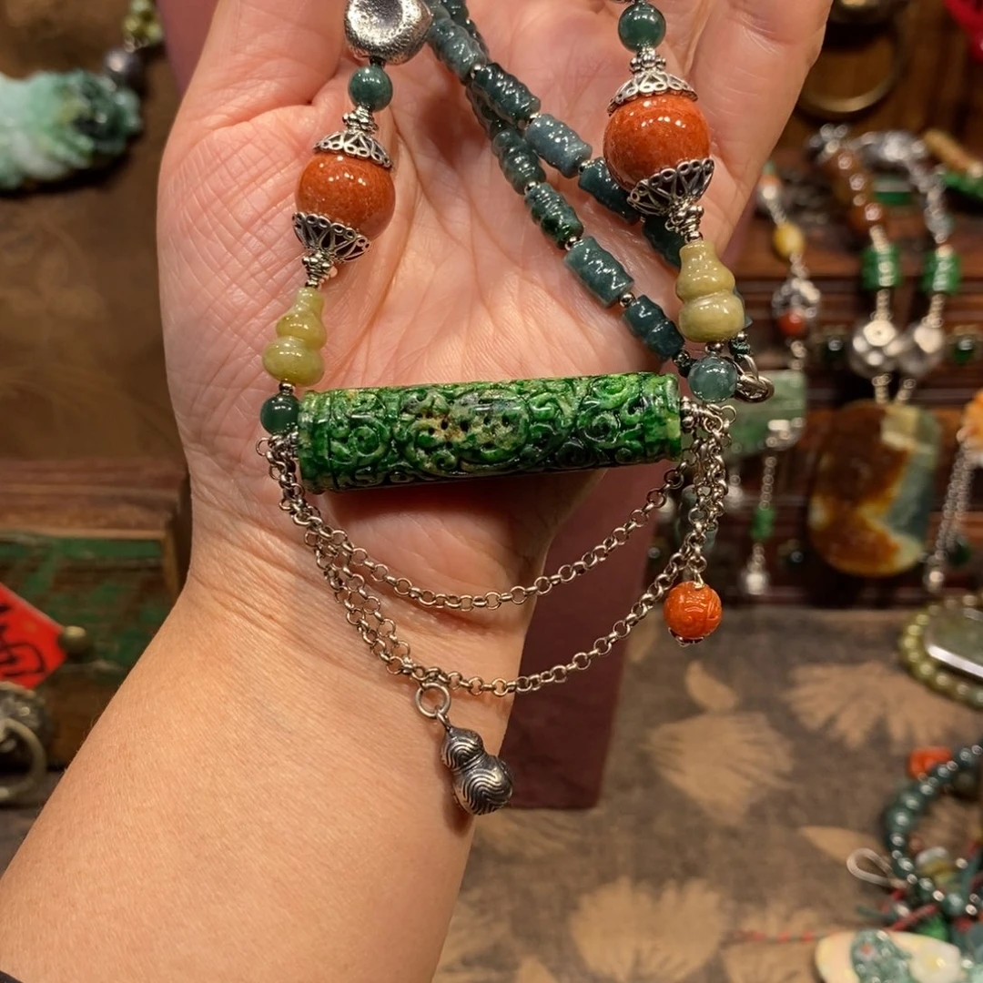 翡翠吊坠(赠链)未镶嵌