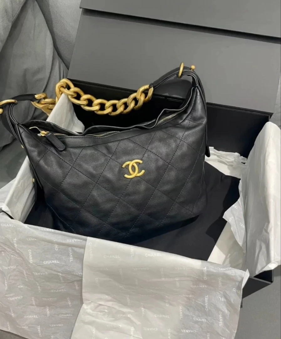 95新 Chanel/香奈儿 98新 奢总管/22C hobo 饺子包/芯片