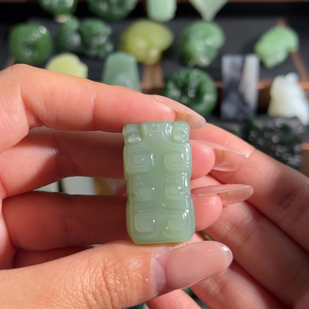 猛***u和田玉未镶嵌颈饰