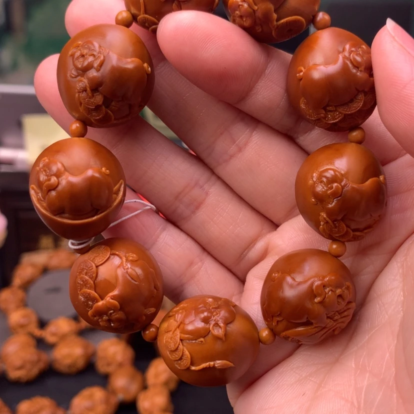 【闪购商品】橄榄核手串/手链浮雕福猪