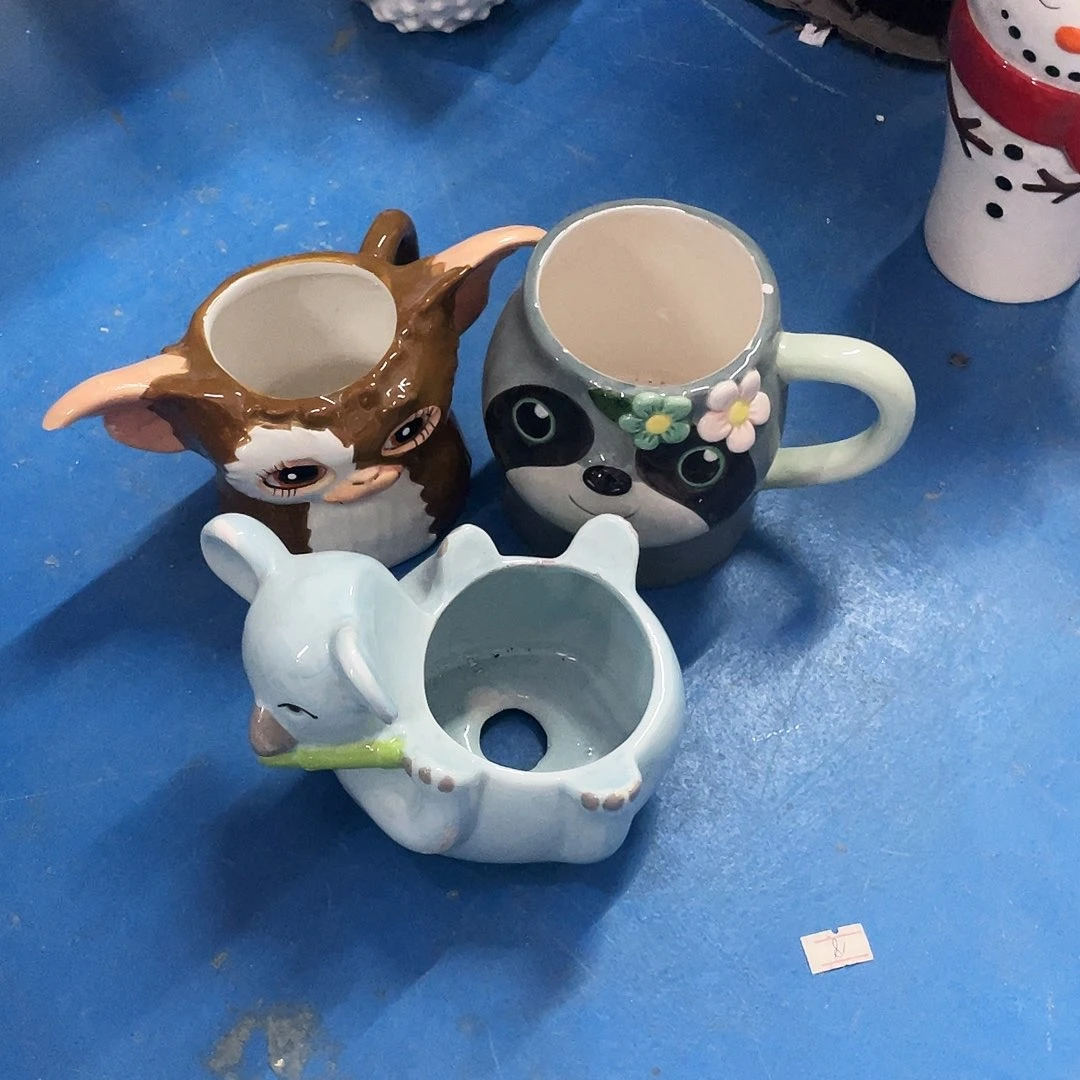 摆件小***花   磕碰。封釉。