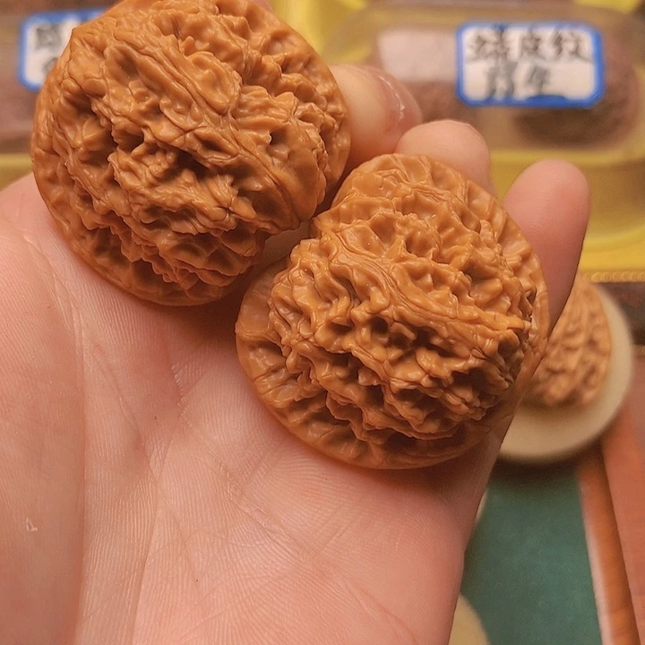 文玩核桃把件43粗筋爆肉水龙纹