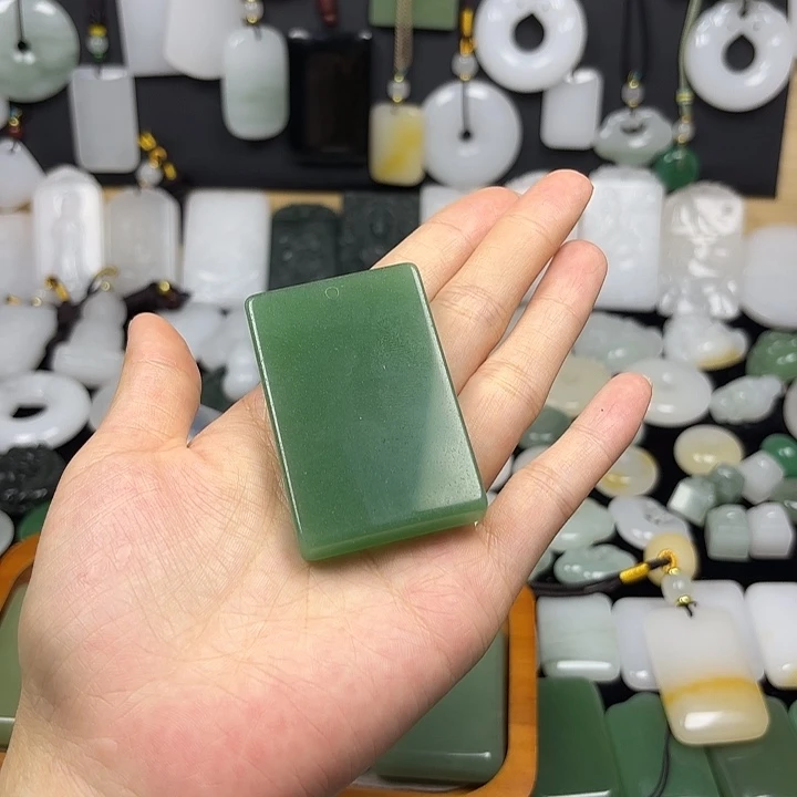 冷***眸石英质玉未镶嵌颈饰