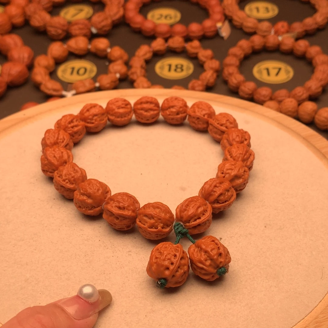 文玩核桃手串八棱