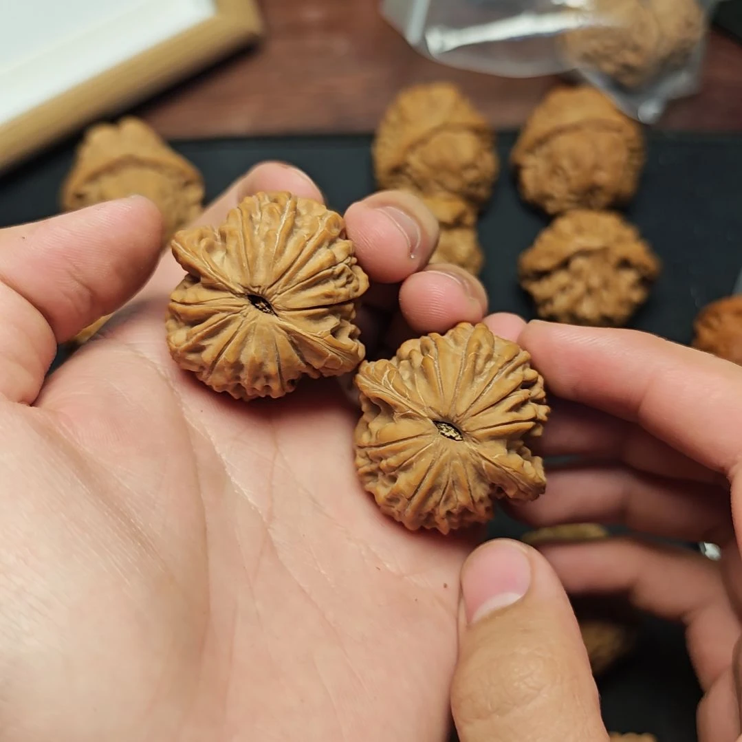 文玩核桃把件磨盘4.0微瑕