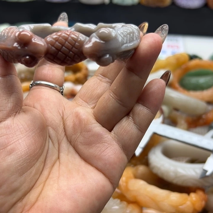 未镶嵌手镯石英岩玉玟