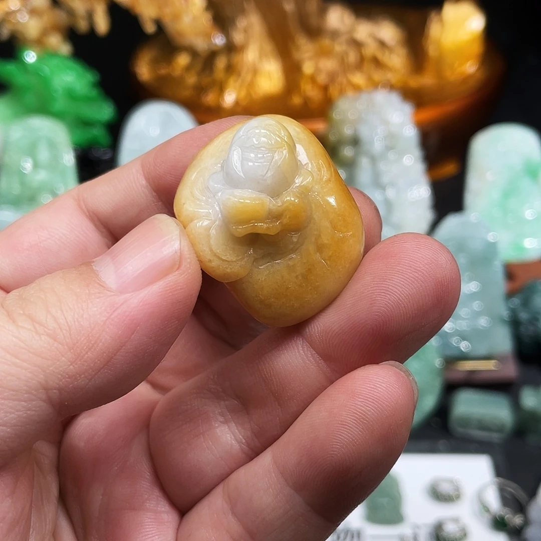 翡翠未镶嵌颈饰布袋佛