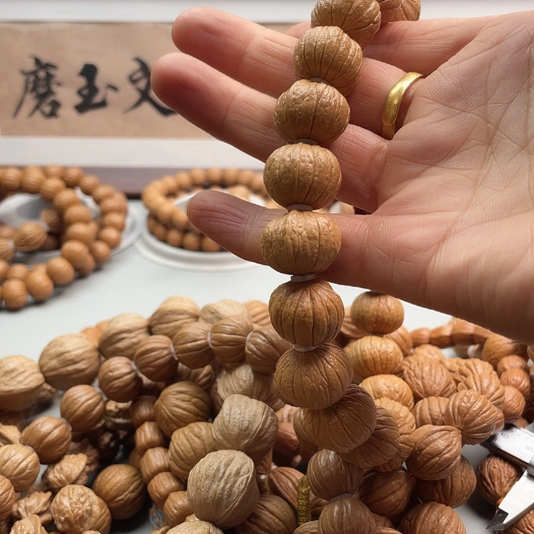 核桃K****g老树猴头手持霸王龙