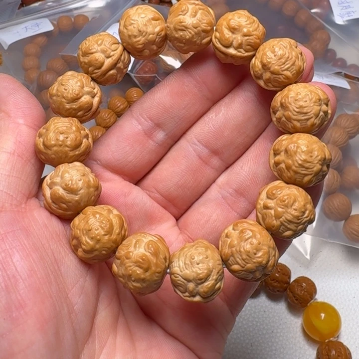 猴头核桃吊坠蝉王