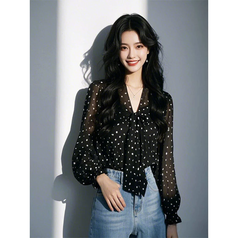2025新款爆款超好看独特漂亮上衣黑色v领系带波点长袖衬衫女春季