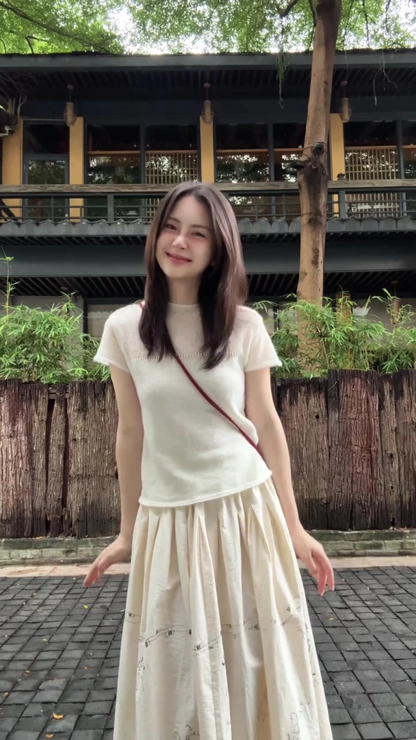 2025夏季新款韩系松弛感穿搭圆领针织上衣搭配半身裙时尚两件套女