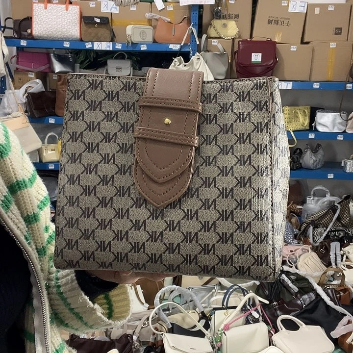 猪剖层皮革小****冯健健康康平平安安