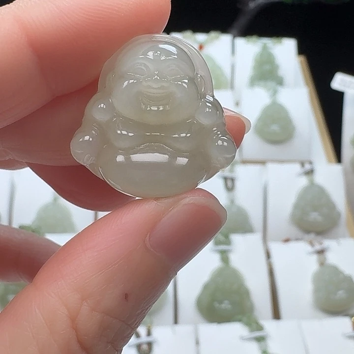 小***店和田玉未镶嵌颈饰