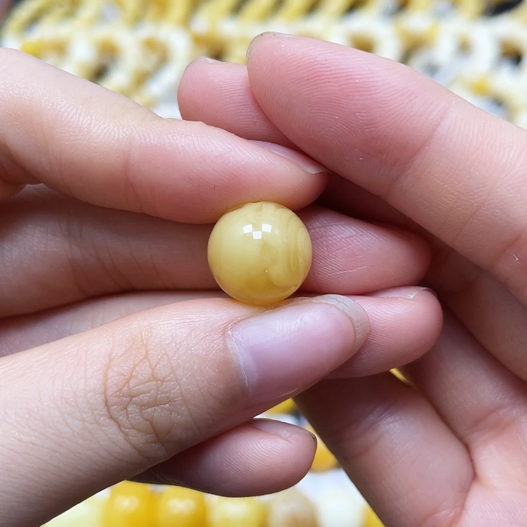 未镶嵌蜜蜡裸石圆珠12.6mm小矿灰