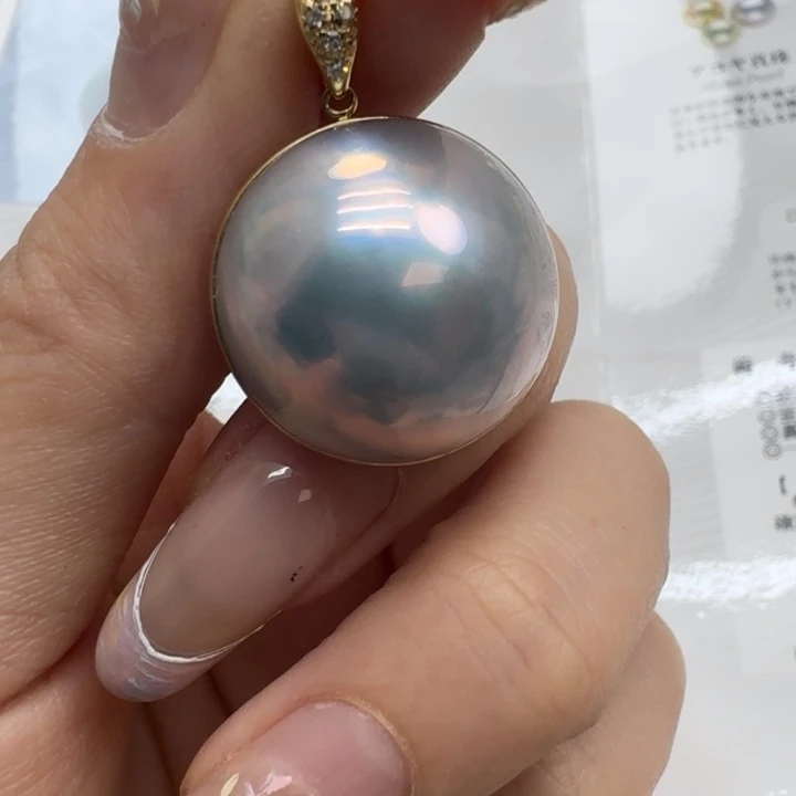 18K金镶嵌拼合珍珠（马贝珠）颈饰