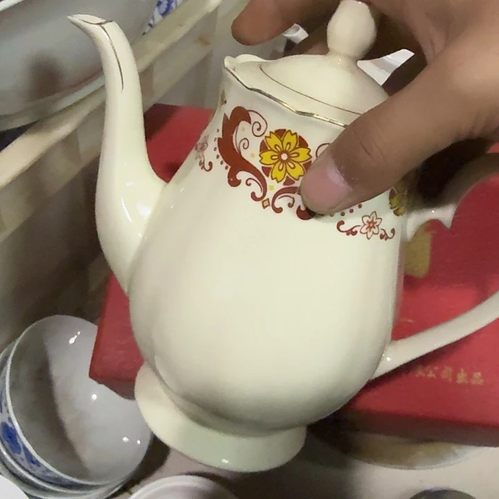 茶盏陶瓷盘子啥都有