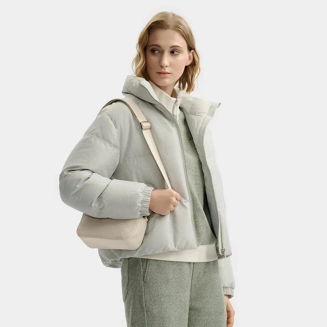 FILA/斐乐女款时尚休闲百搭保暖加厚防风冬季羽绒F11W543913F